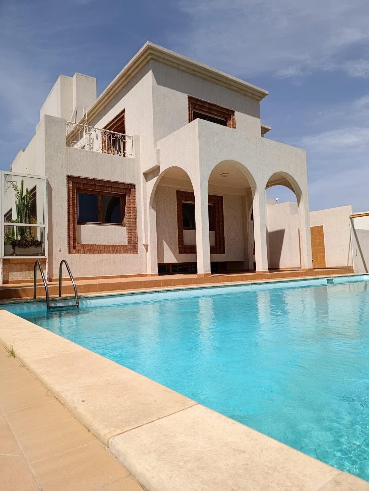 708987334_993478276772950_1481953890022447226_n ILLIGH : VASTE VILLA SUR PARCELLE 1 500M² PISCINE, VUE MER