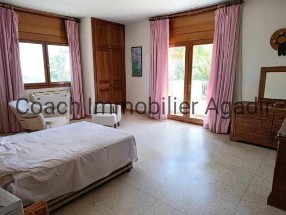 ILLIGH : VASTE VILLA SUR PARCELLE 1500M² PISCINE, VUE MER