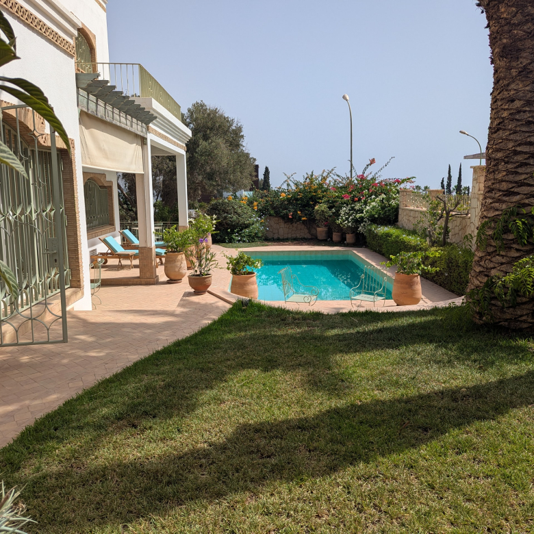 VILLA LUXUEUSE ILLIGH, 5 SUITES, PISCINE