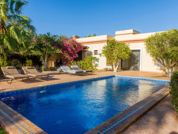 VILLA MODERNE, PISCINE A 30 MN D’AGADIR