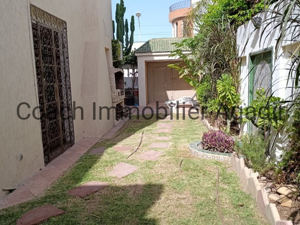 SONABA : villa 4 chambres à louer à l’année ; proche de la mer