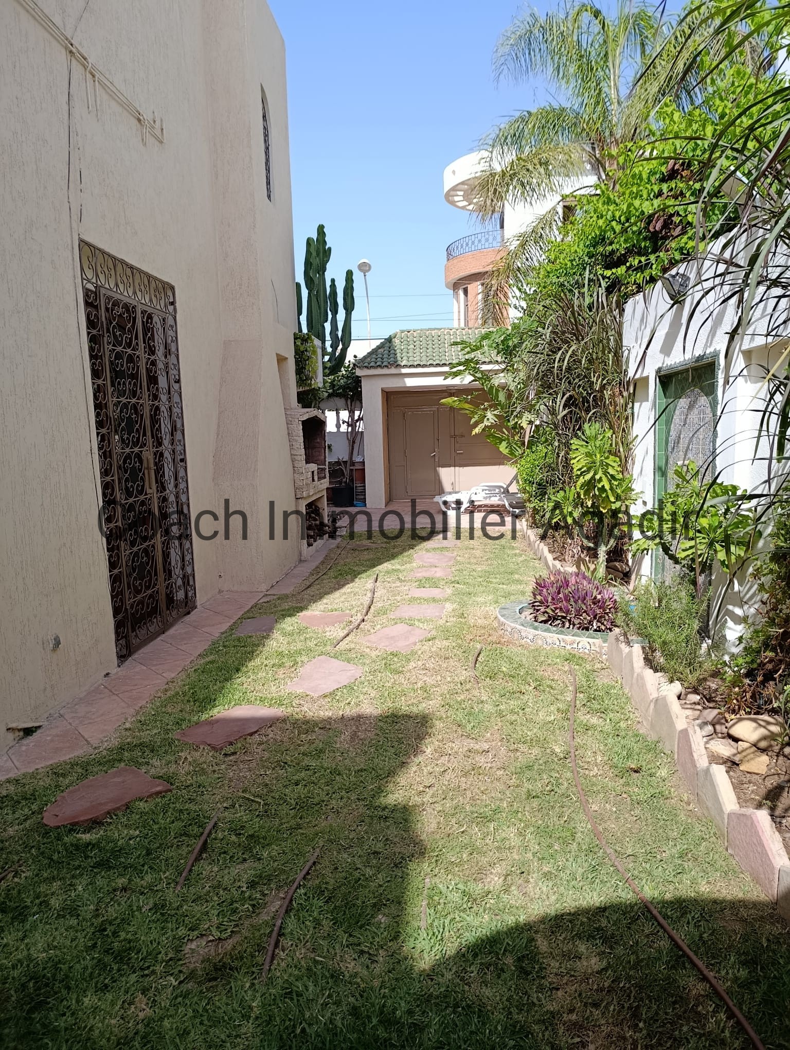 SONABA : villa 4 chambres à louer à l’année ; proche de la mer