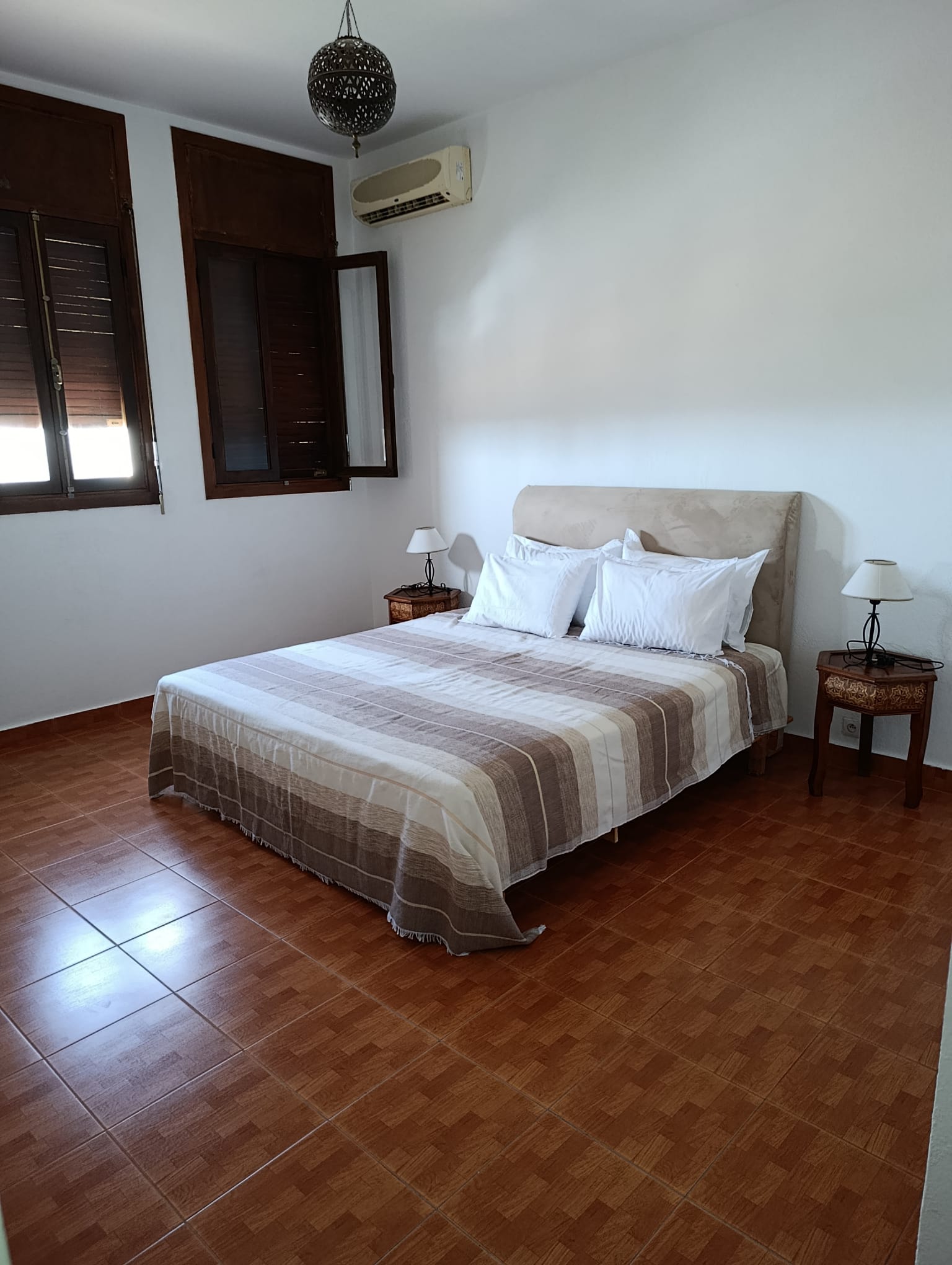 SONABA : villa 4 chambres à louer à l’année ; proche de la mer