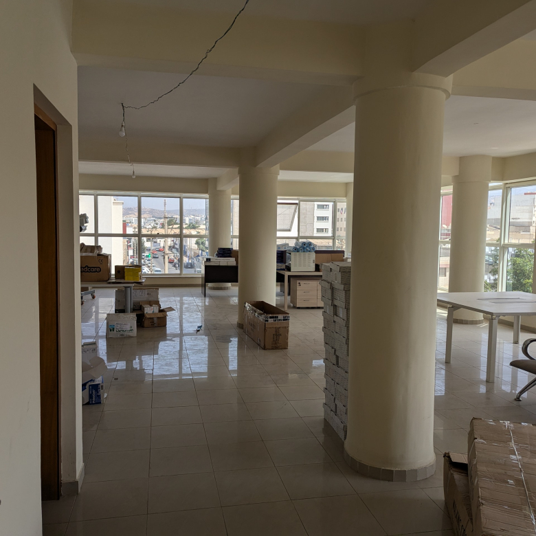 BUREAU D’ANGLE 127m²  en centre ville