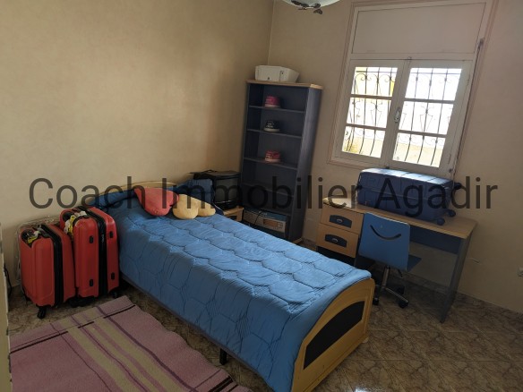 TADDART AGADIR : villa à rafraîchir dans une impasse