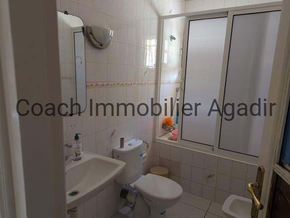 TADDART AGADIR : villa à rafraîchir dans une impasse