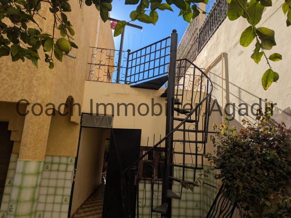 TADDART AGADIR : villa à rafraîchir dans une impasse
