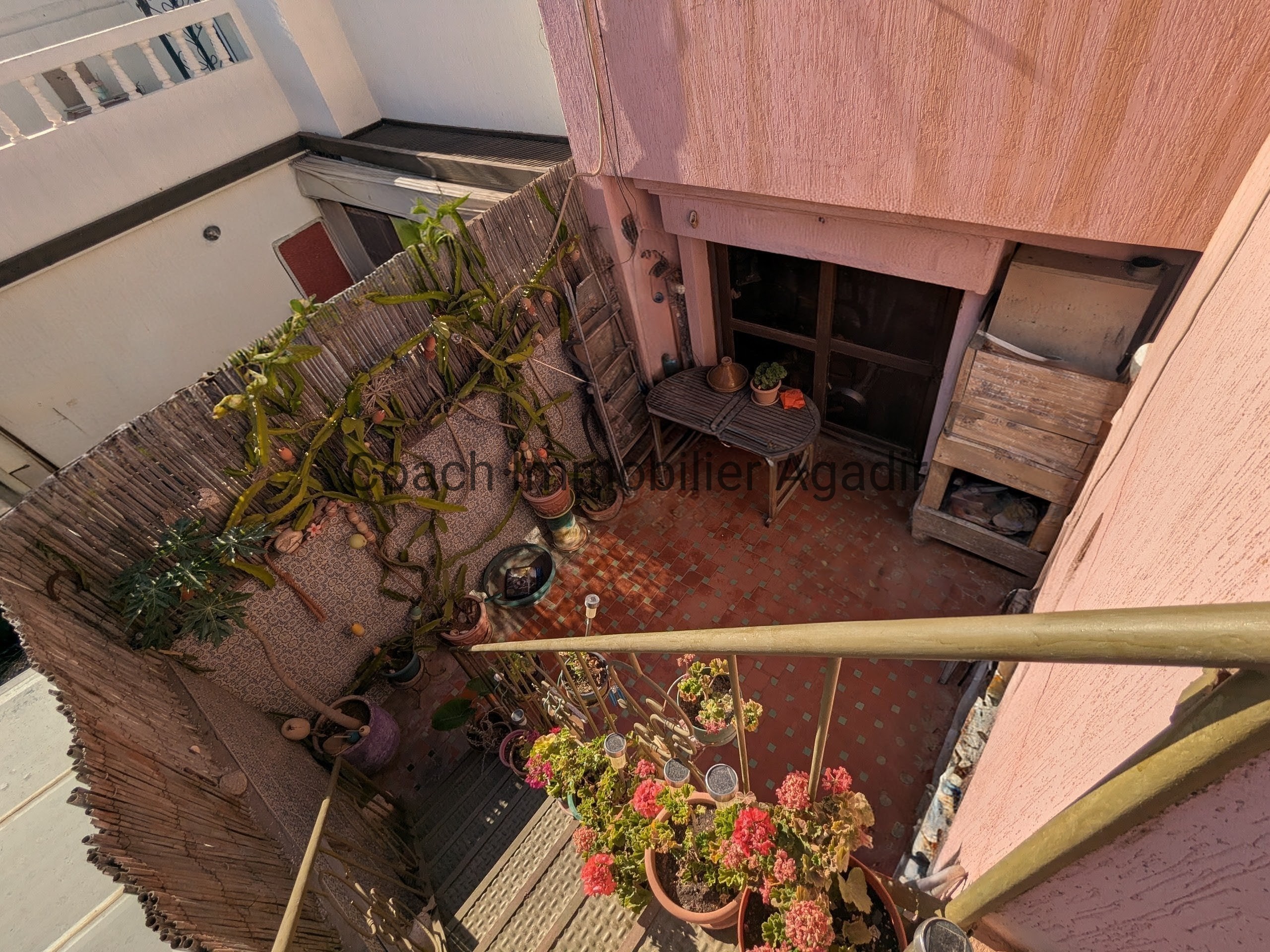 CHARAF AGADIR : villa à rafraîchir ; terrasse de toit vue mer