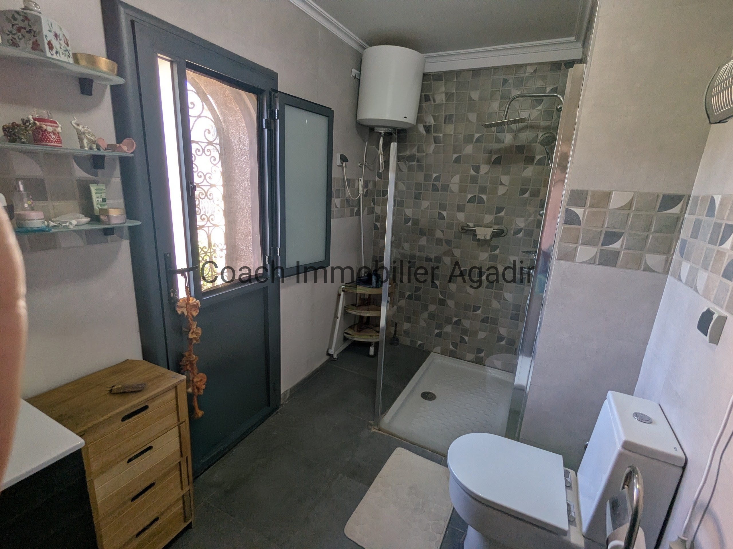 CHARAF AGADIR : villa à rafraîchir ; terrasse de toit vue mer